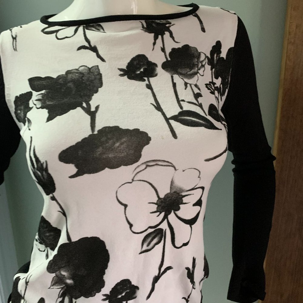 Vitae small summer knit top black and white